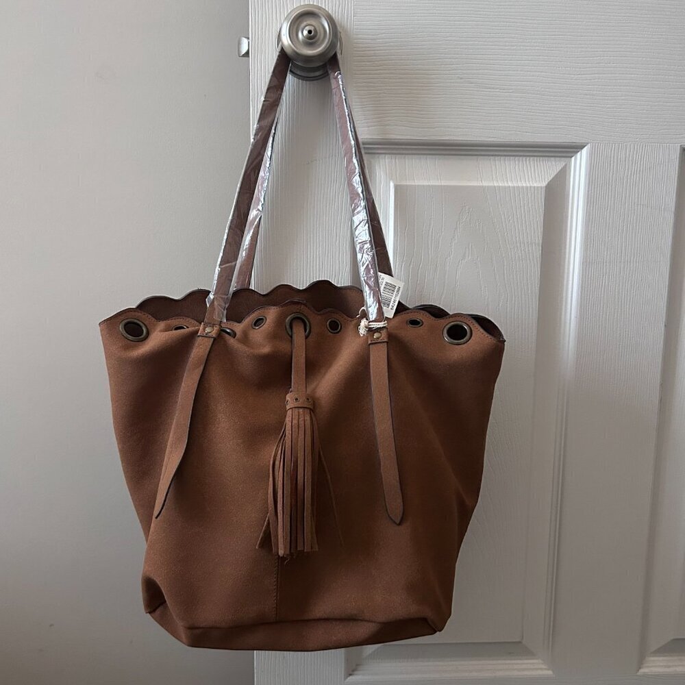 NWT T-Shirt & Jeans Tote with Grommets and Tassel Vegan Suede Shoulder Bag NEW - Picture 12 of 16